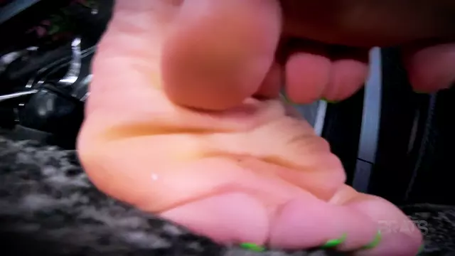 Poster: Bratty Foot Girls - - Sasha Foxxx, Jason Ninja - The Lab Experiment SFX 4K