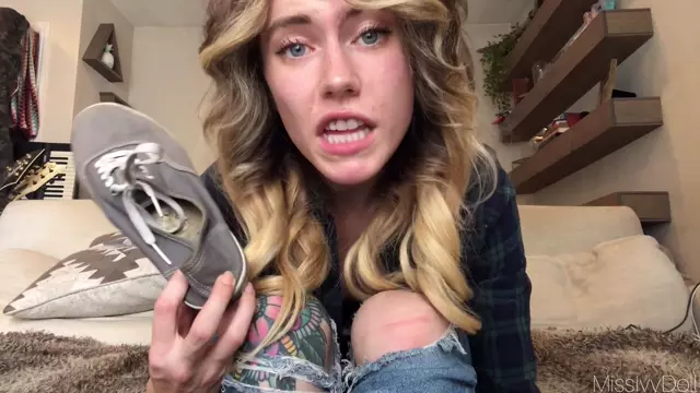 Poster: MissIvyDoll - - Feet Loving Cuck -Handpicked Jerk-Off Instruction