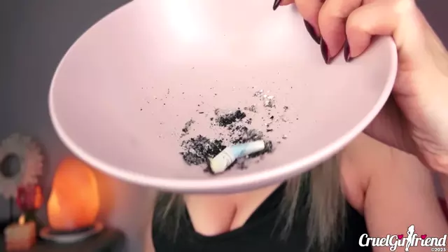 Poster: - Blonde Goddess Aurora in clip Taste My Waste paste