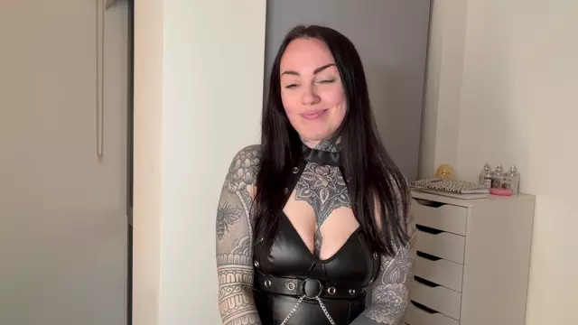 Poster: - TheLondonDomme – 2026 Blackmail Phone – Level Easy