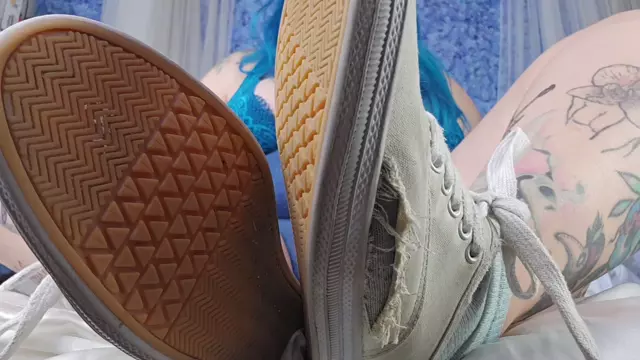 Poster: - Luna Allora – Jerk Off With My Dirty Shoes