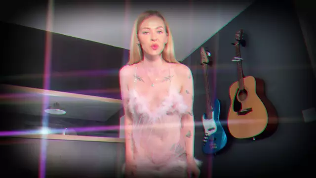 Poster: - THEcherrygirl – One hour of freedom