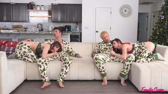 Poster: Lexi Luna - FamilySwap Lana Smalls And 12.07.25 480p